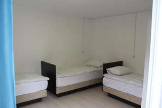 Хостелы Park Hostel Osh Ош Кровать в общем 4-местном номере для мужчин и женщин-1