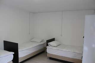 Хостелы Park Hostel Osh Ош Кровать в общем 4-местном номере для мужчин и женщин-7