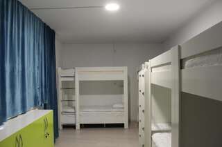 Хостелы Park Hostel Osh Ош Спальное место на двухъярусной кровати в общем номере для женщин-6